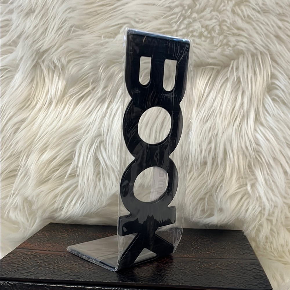 2pc Black Bookend (Tin Material) NEW